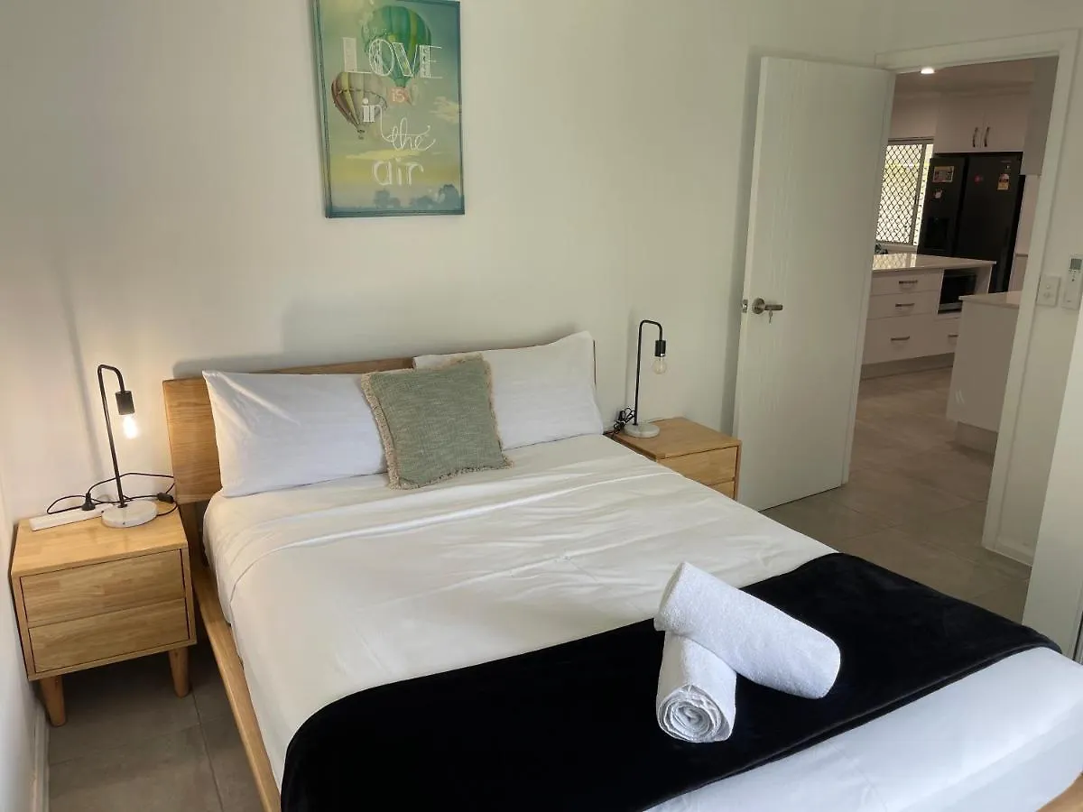 Cairns / Edge Hill Stylish Villa A 0*,  Australia