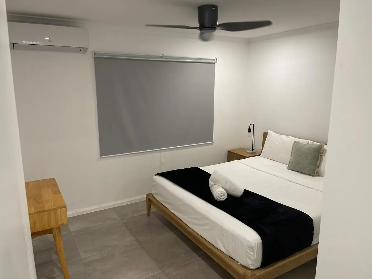 Cairns / Edge Hill Stylish Villa A