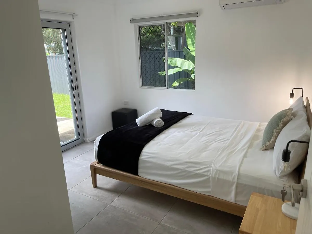 Cairns / Edge Hill Stylish Villa A